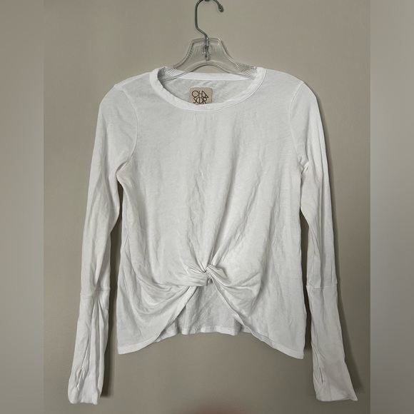 chasor Tops - CHADOR WHITE LONG SLEEVE T-SHIRT - Size: Small.